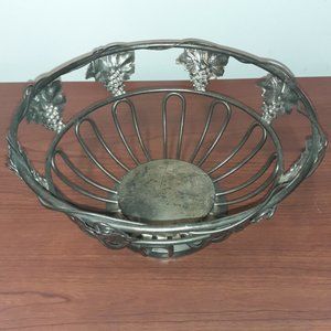 Studio Silversmiths Silverplate Wire Fruit Basket Grapevine Design